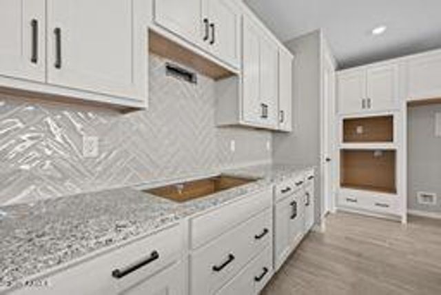 18941 W MONTEROSA Street, Litchfield Park, AZ 85340