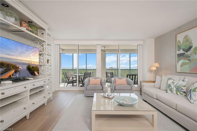 7515 Pelican Bay BLVD 6B, Naples, FL 34108