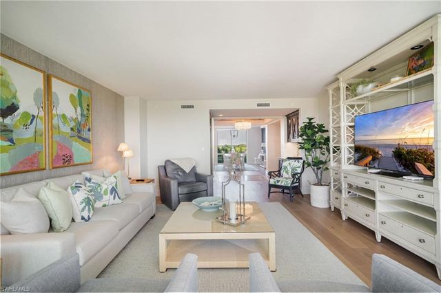 7515 Pelican Bay BLVD 6B, Naples, FL 34108