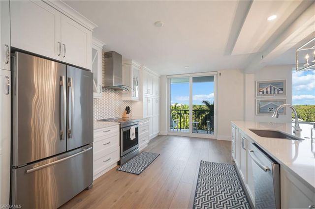 7515 Pelican Bay BLVD 6B, Naples, FL 34108