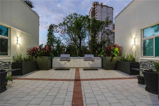 7515 Pelican Bay BLVD 6B, Naples, FL 34108