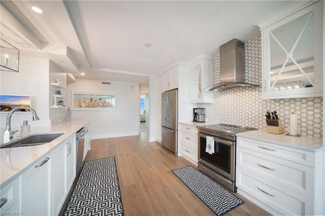 7515 Pelican Bay BLVD 6B, Naples, FL 34108