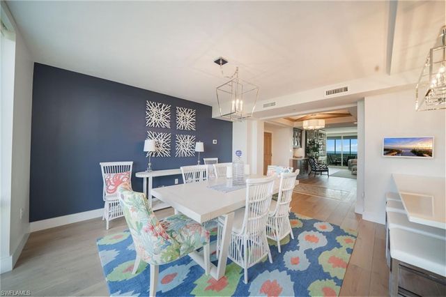 7515 Pelican Bay BLVD 6B, Naples, FL 34108
