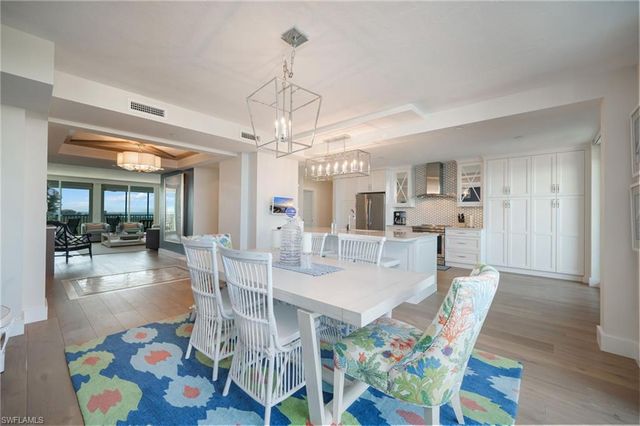 7515 Pelican Bay BLVD 6B, Naples, FL 34108