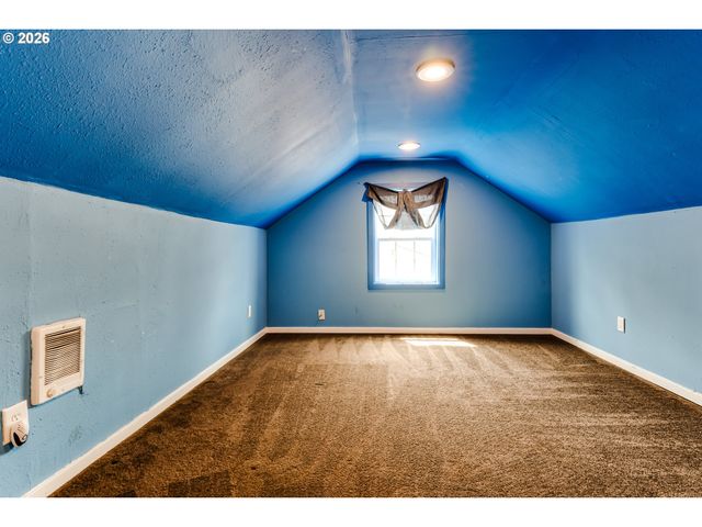 525 21ST St, Springfield, OR 97477