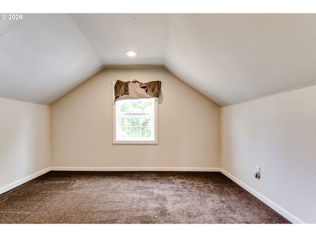 525 21ST St, Springfield, OR 97477
