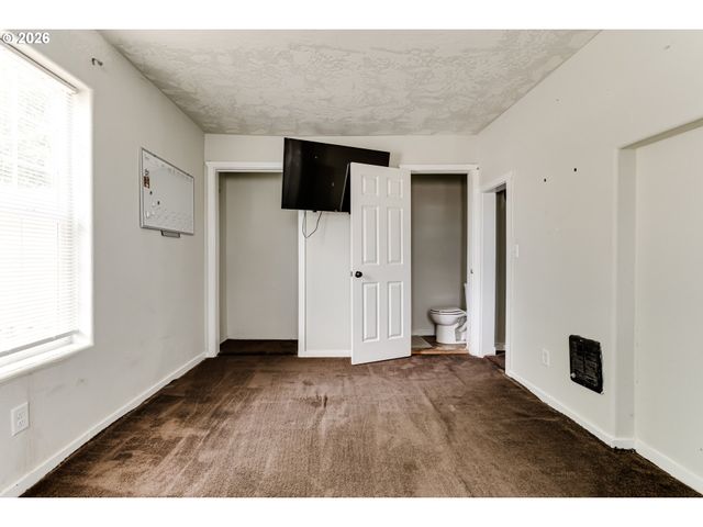 525 21ST St, Springfield, OR 97477