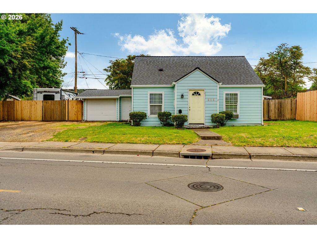 525 21ST St, Springfield, OR 97477