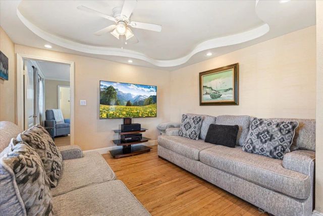 6295 Calle Pavana, San Diego, CA 92139