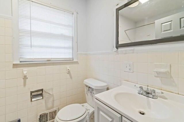 913 Longleaf Drive, Forest Park, GA 30297