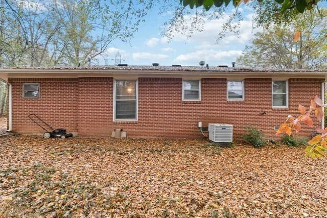 913 Longleaf Drive, Forest Park, GA 30297