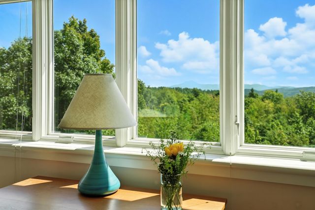 699 Nob Hill Road, Williston, VT 05495