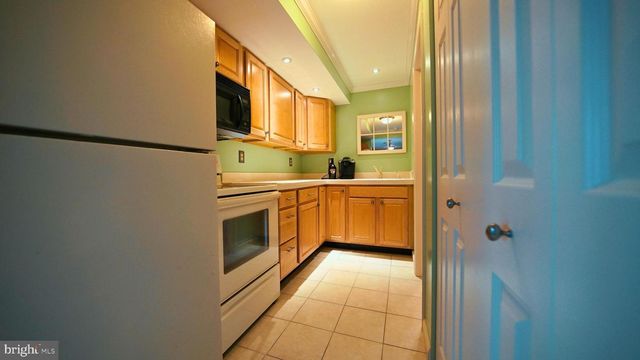 3043 FAIRHILL DR, Collegeville, PA 19426