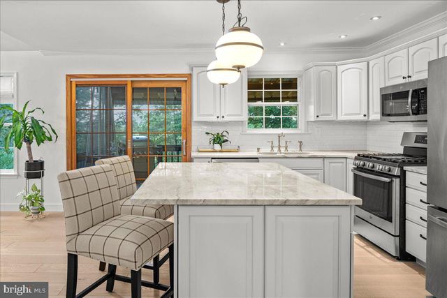 3043 FAIRHILL DR, Collegeville, PA 19426