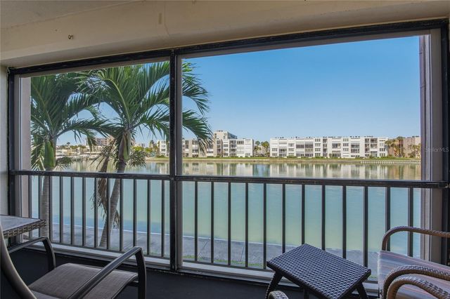 7540 BAY ISLAND DRIVE S 251, South Pasadena, FL 33707