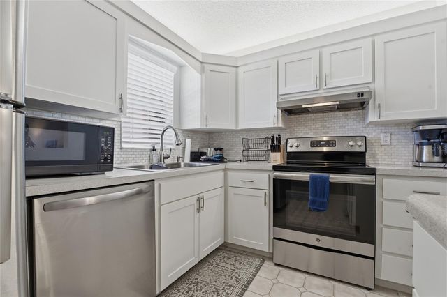 7540 BAY ISLAND DRIVE S 251, South Pasadena, FL 33707