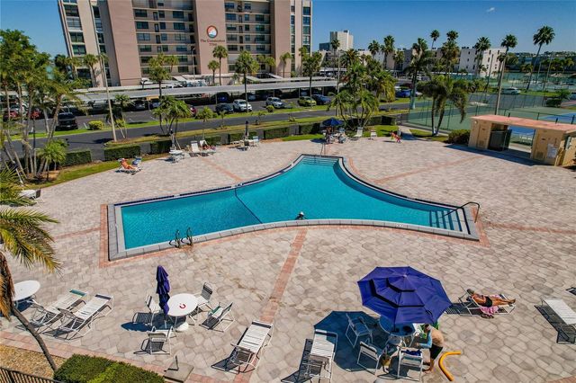 7540 BAY ISLAND DRIVE S 251, South Pasadena, FL 33707