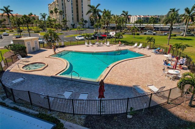 7540 BAY ISLAND DRIVE S 251, South Pasadena, FL 33707