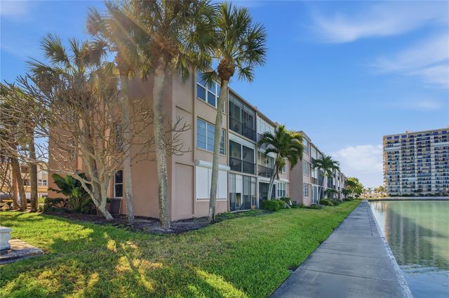 7540 BAY ISLAND DRIVE S 251, South Pasadena, FL 33707