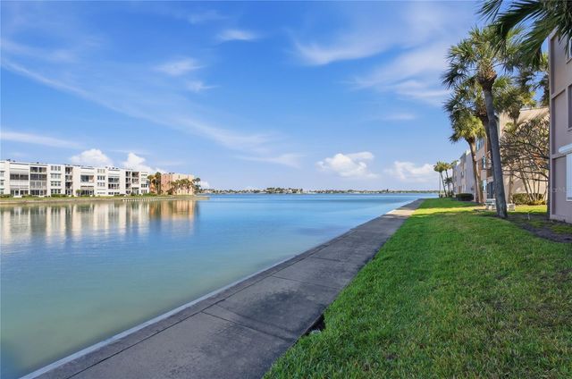 7540 BAY ISLAND DRIVE S 251, South Pasadena, FL 33707