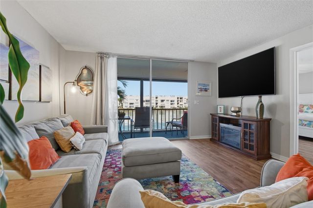 7540 BAY ISLAND DRIVE S 251, South Pasadena, FL 33707