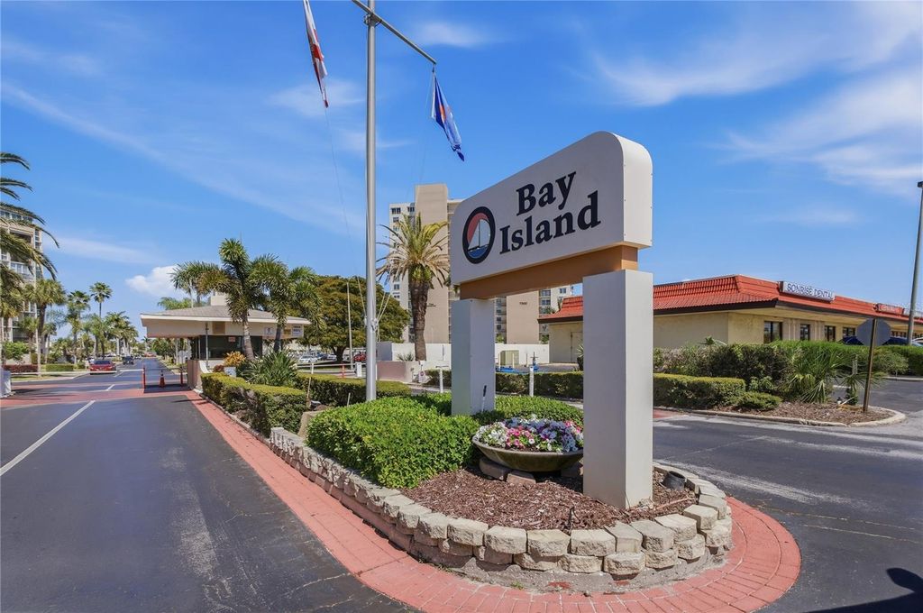 7540 BAY ISLAND DRIVE S 251, South Pasadena, FL 33707