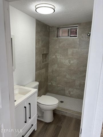 2916 Pera Avenue B, El Paso, TX 79905