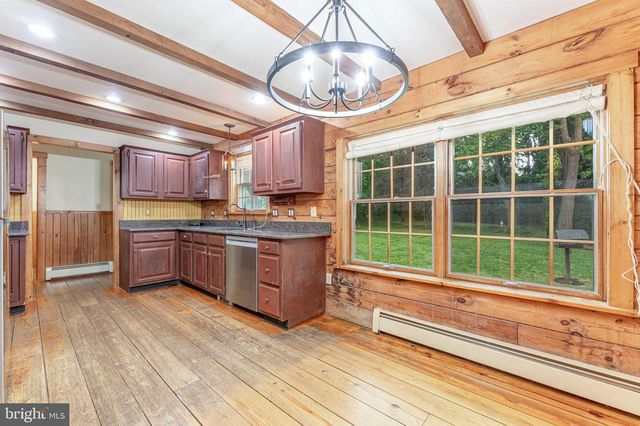1821 W STRASBURG RD, West Chester, PA 19382