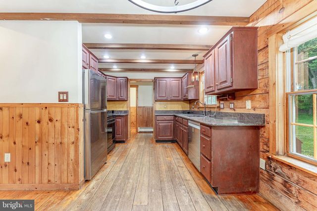 1821 W STRASBURG RD, West Chester, PA 19382