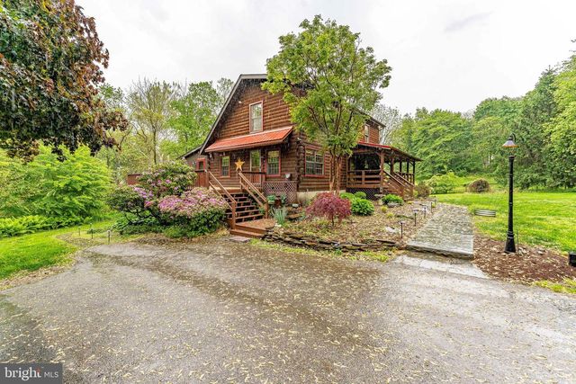 1821 W STRASBURG RD, West Chester, PA 19382