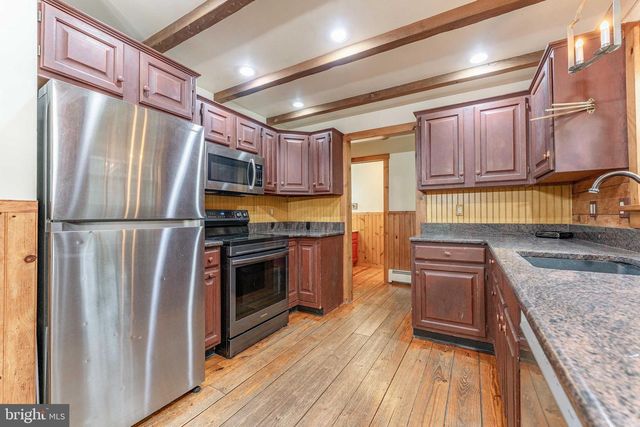 1821 W STRASBURG RD, West Chester, PA 19382