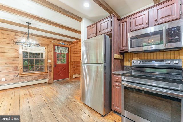 1821 W STRASBURG RD, West Chester, PA 19382