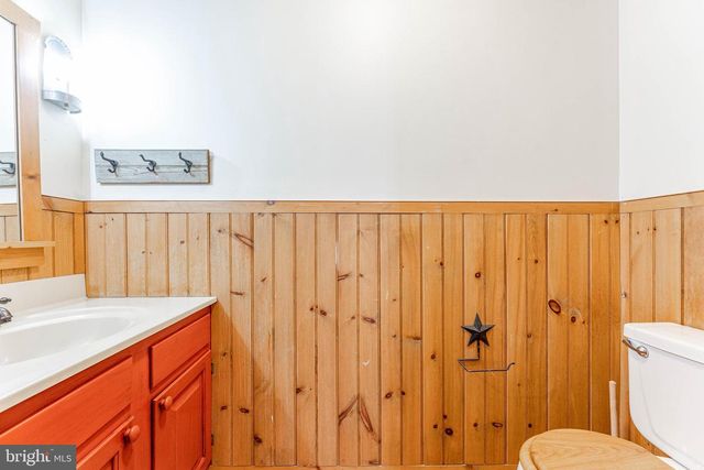1821 W STRASBURG RD, West Chester, PA 19382
