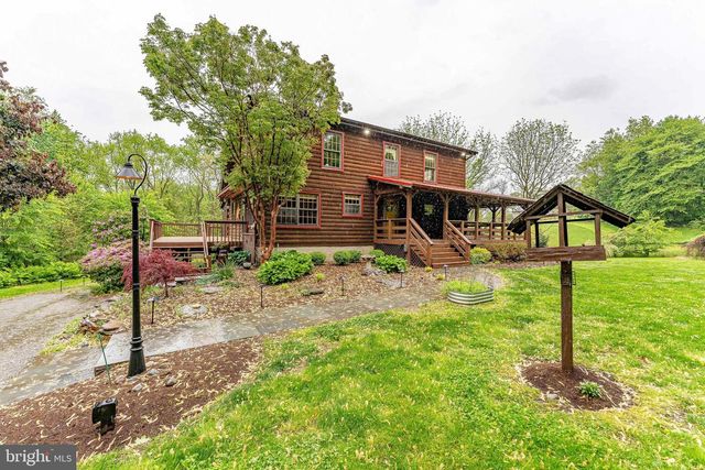1821 W STRASBURG RD, West Chester, PA 19382