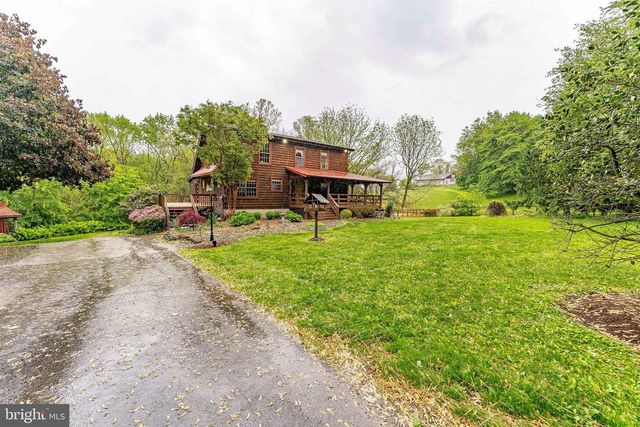 1821 W STRASBURG RD, West Chester, PA 19382