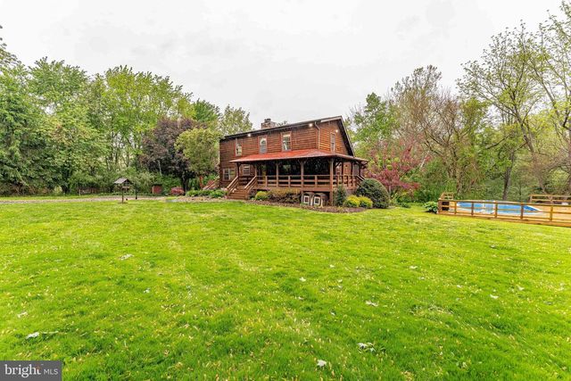 1821 W STRASBURG RD, West Chester, PA 19382