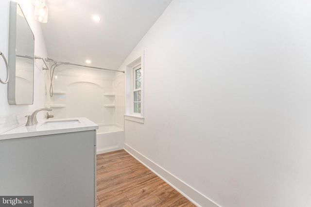 1821 W STRASBURG RD, West Chester, PA 19382