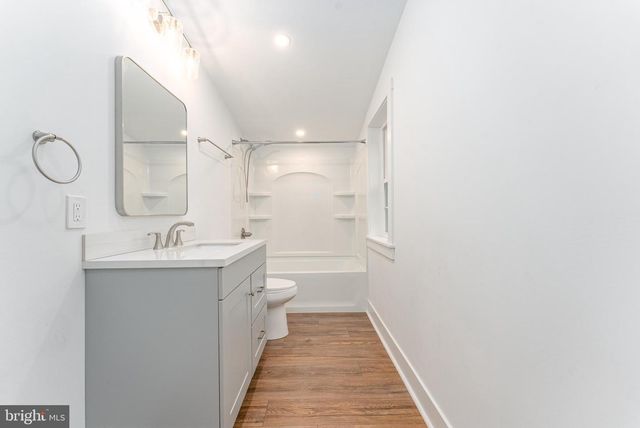 1821 W STRASBURG RD, West Chester, PA 19382