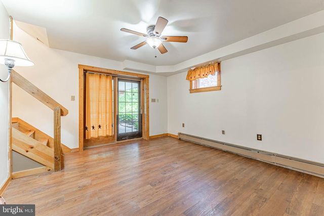 1821 W STRASBURG RD, West Chester, PA 19382
