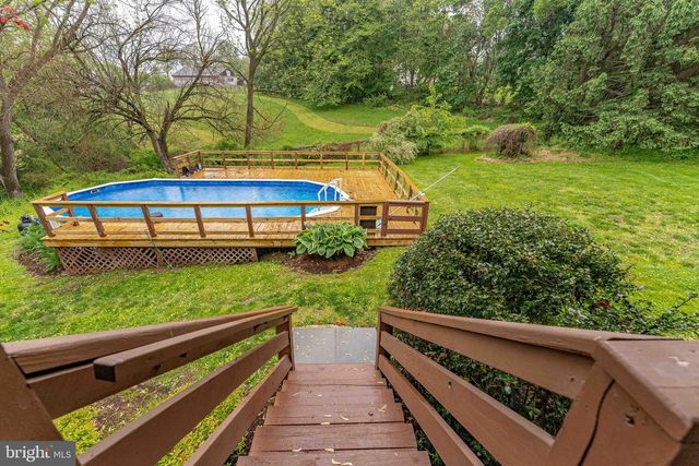 1821 W STRASBURG RD, West Chester, PA 19382