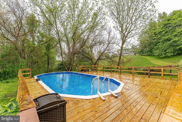 1821 W STRASBURG RD, West Chester, PA 19382