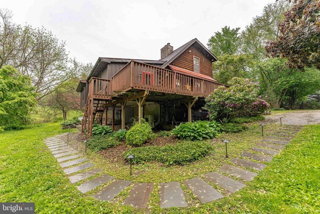 1821 W STRASBURG RD, West Chester, PA 19382