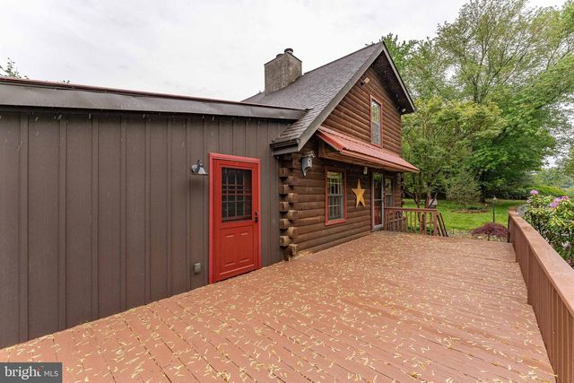 1821 W STRASBURG RD, West Chester, PA 19382