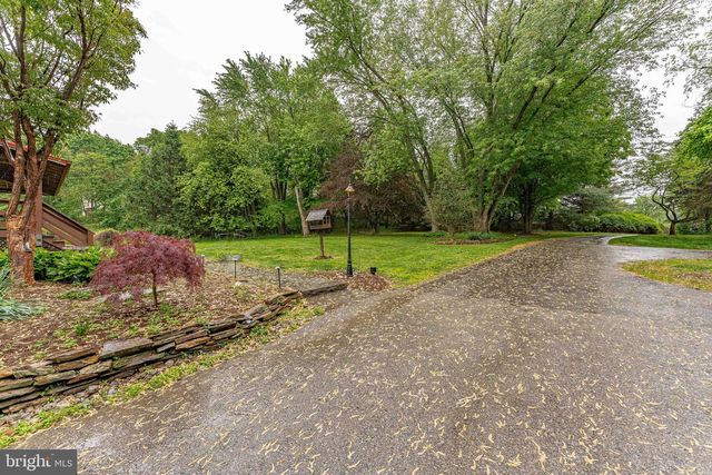 1821 W STRASBURG RD, West Chester, PA 19382