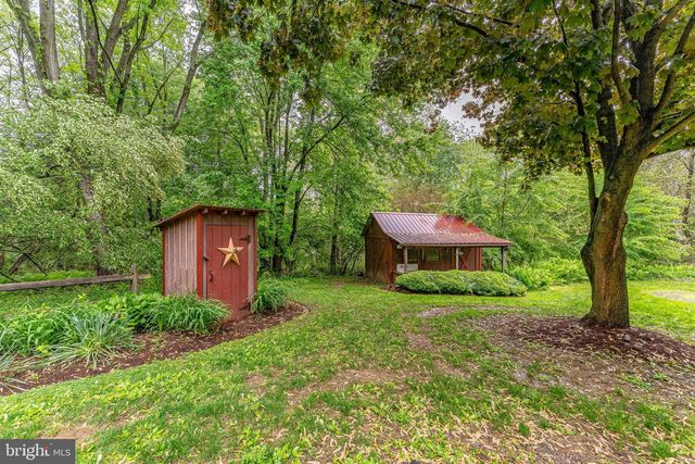 1821 W STRASBURG RD, West Chester, PA 19382