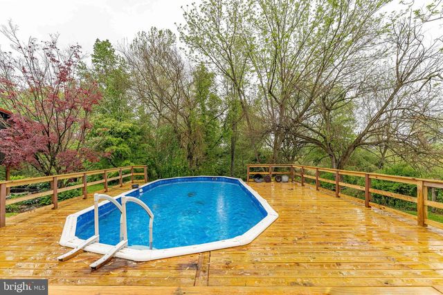 1821 W STRASBURG RD, West Chester, PA 19382