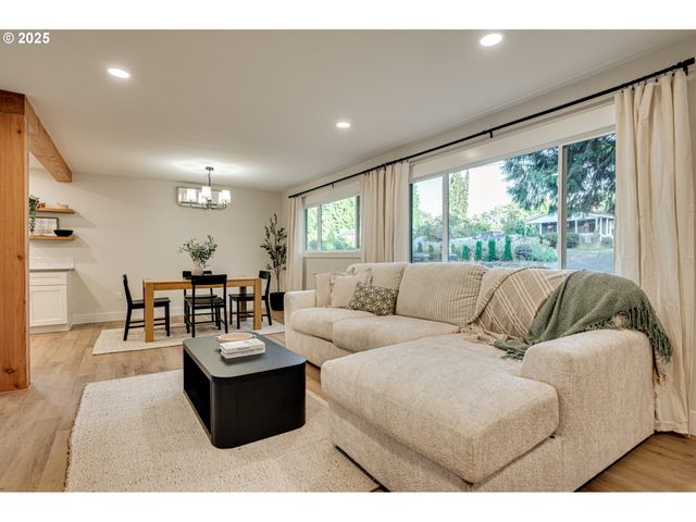 171 YELTON Dr, Longview, WA 98632