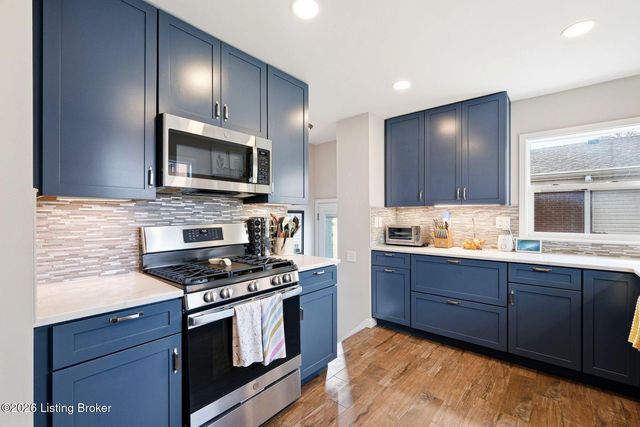 3716 Youngwood Rd, Louisville, KY 40218