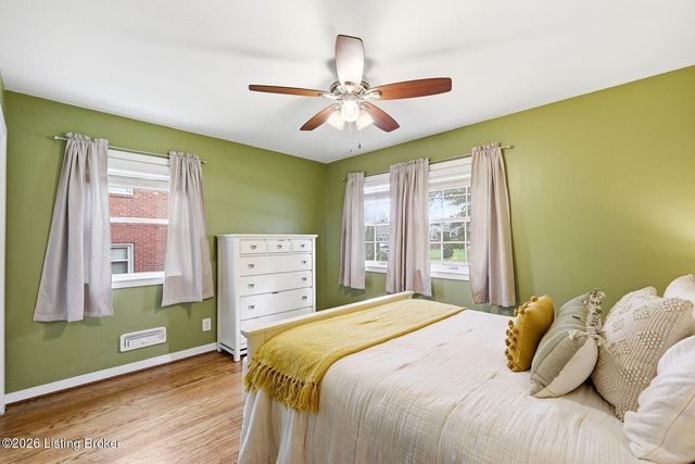 3716 Youngwood Rd, Louisville, KY 40218