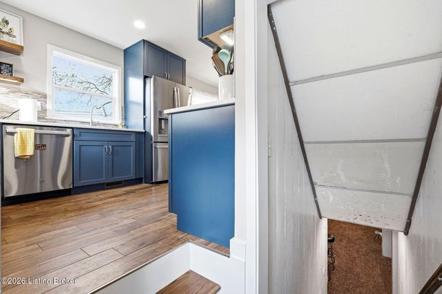 3716 Youngwood Rd, Louisville, KY 40218